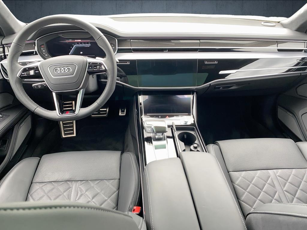Audi S8