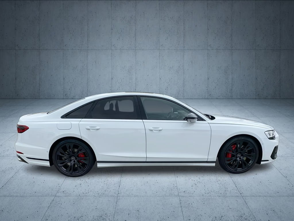 Audi S8
