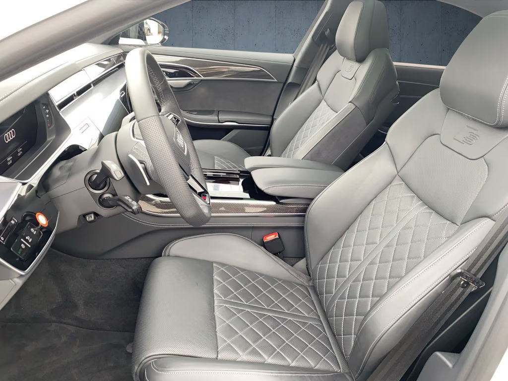 Audi S8