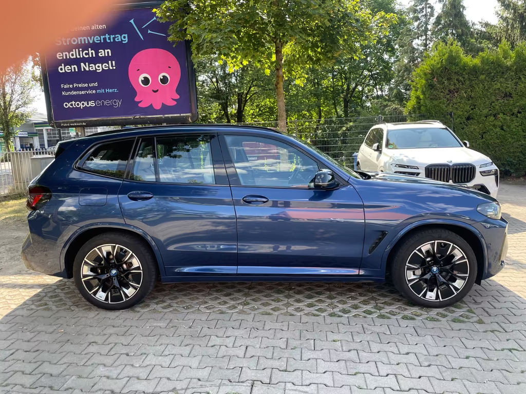 BMW iX3