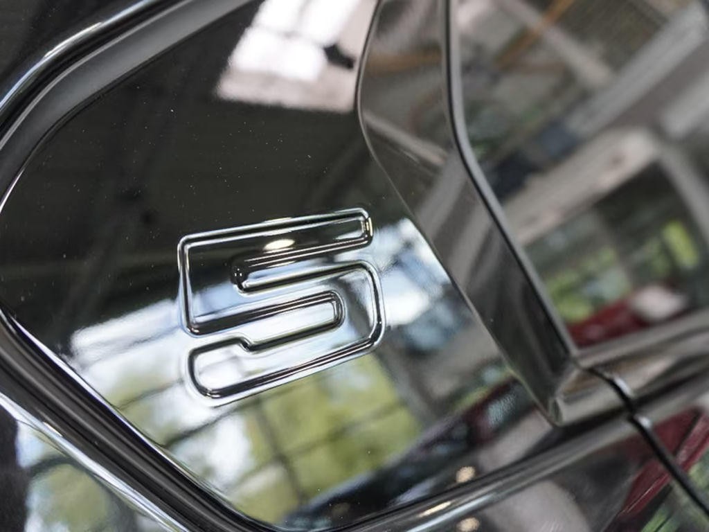 BMW i5