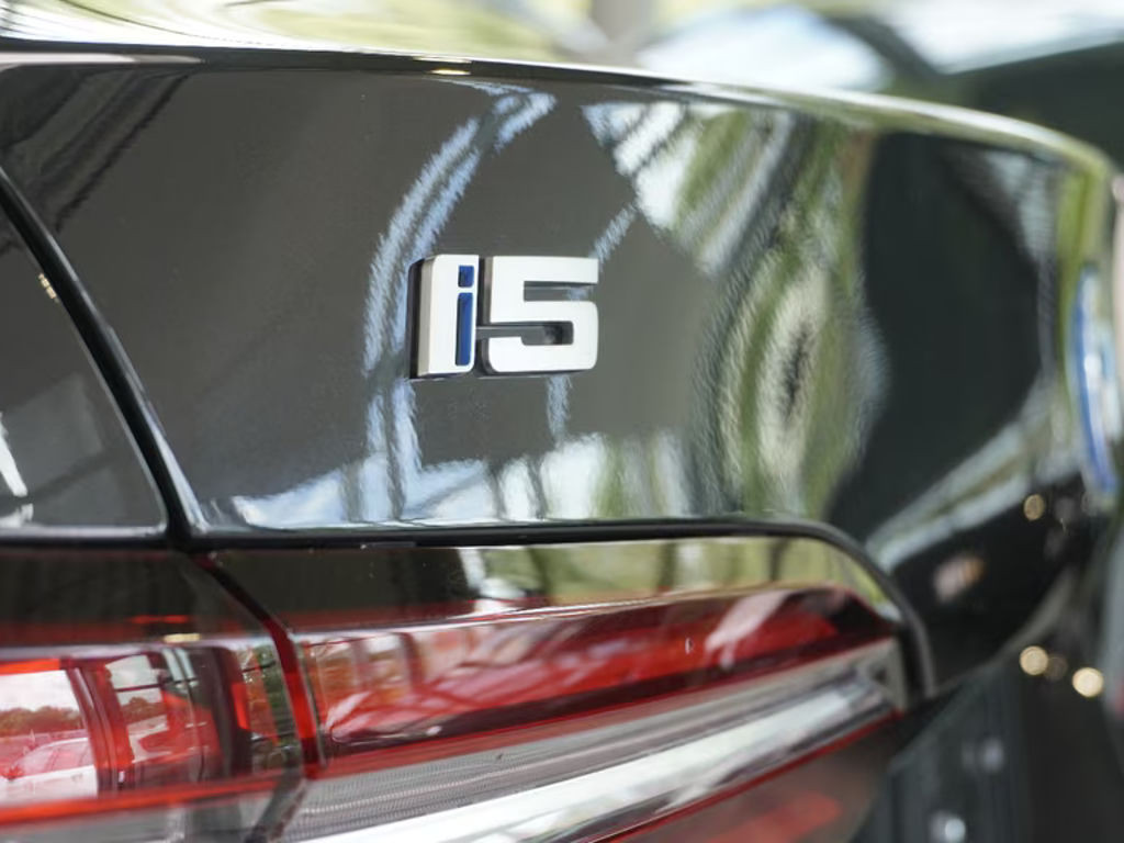 BMW i5