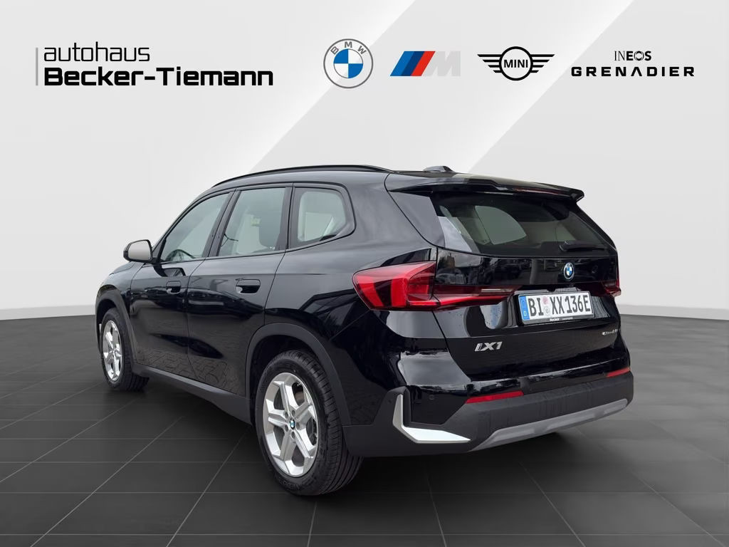 BMW iX1