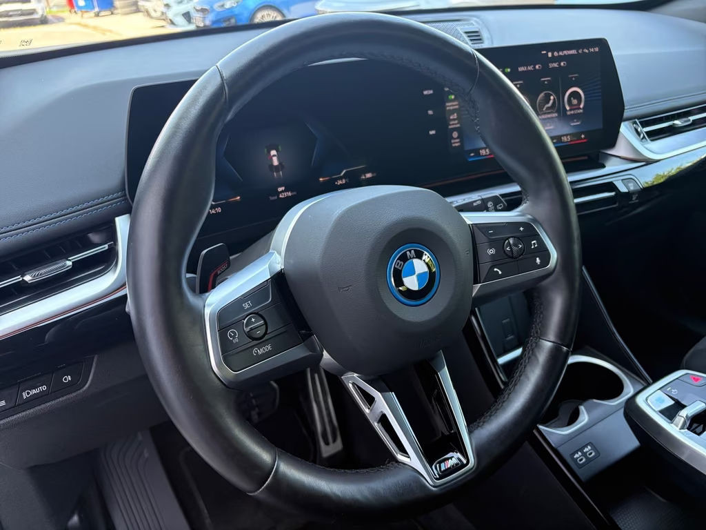 BMW iX1