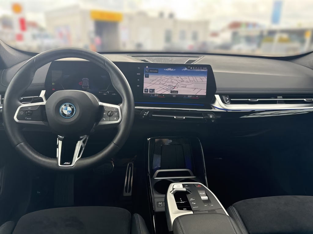 BMW iX1