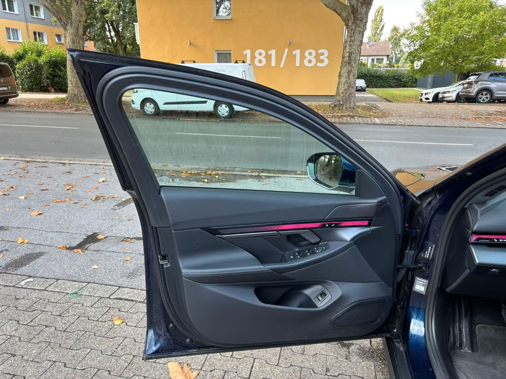 BMW i5