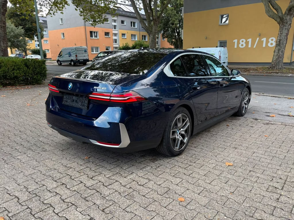 BMW i5