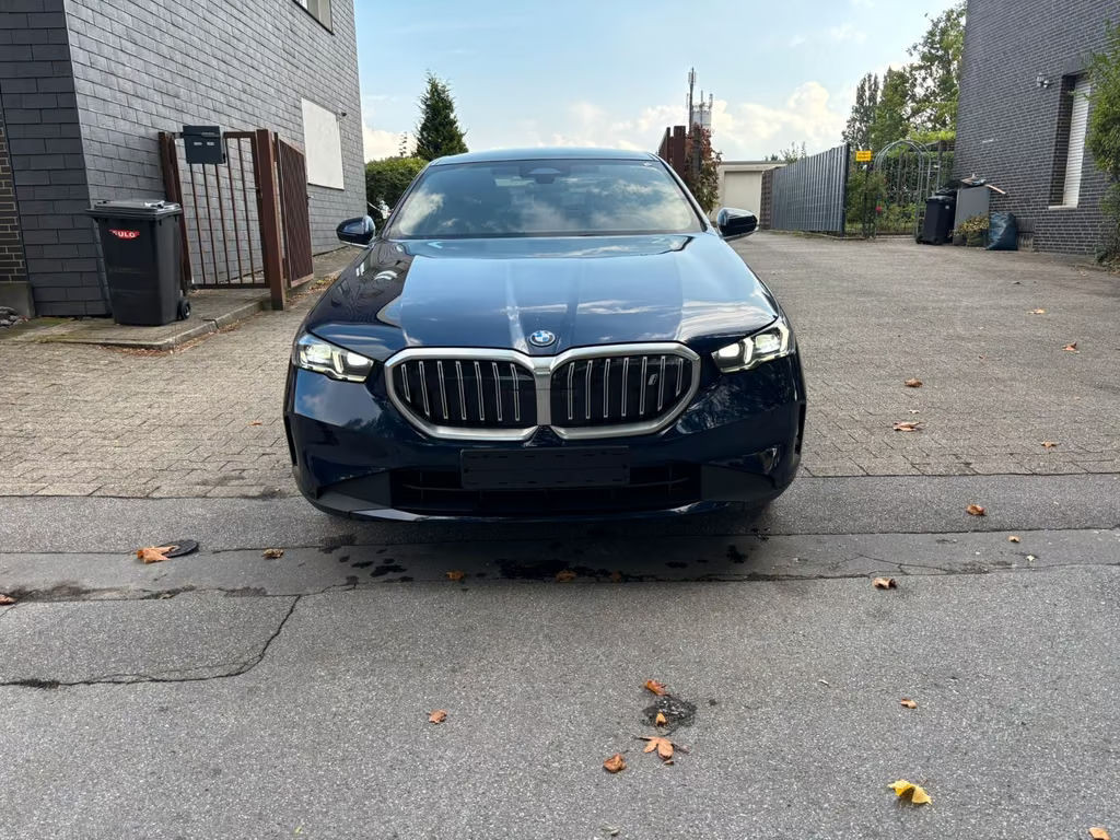BMW i5