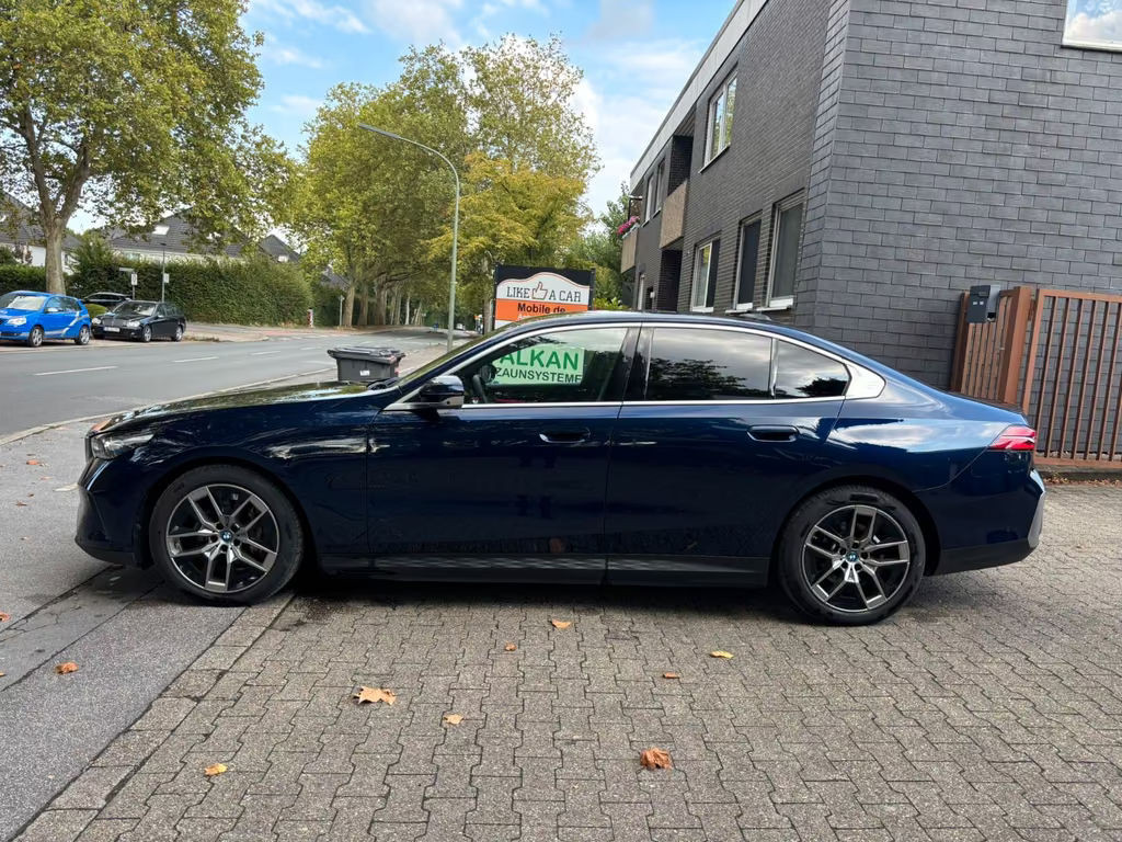 BMW i5
