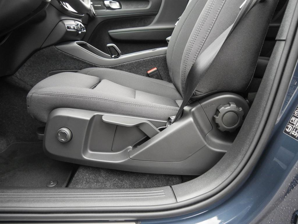 Volvo EX40