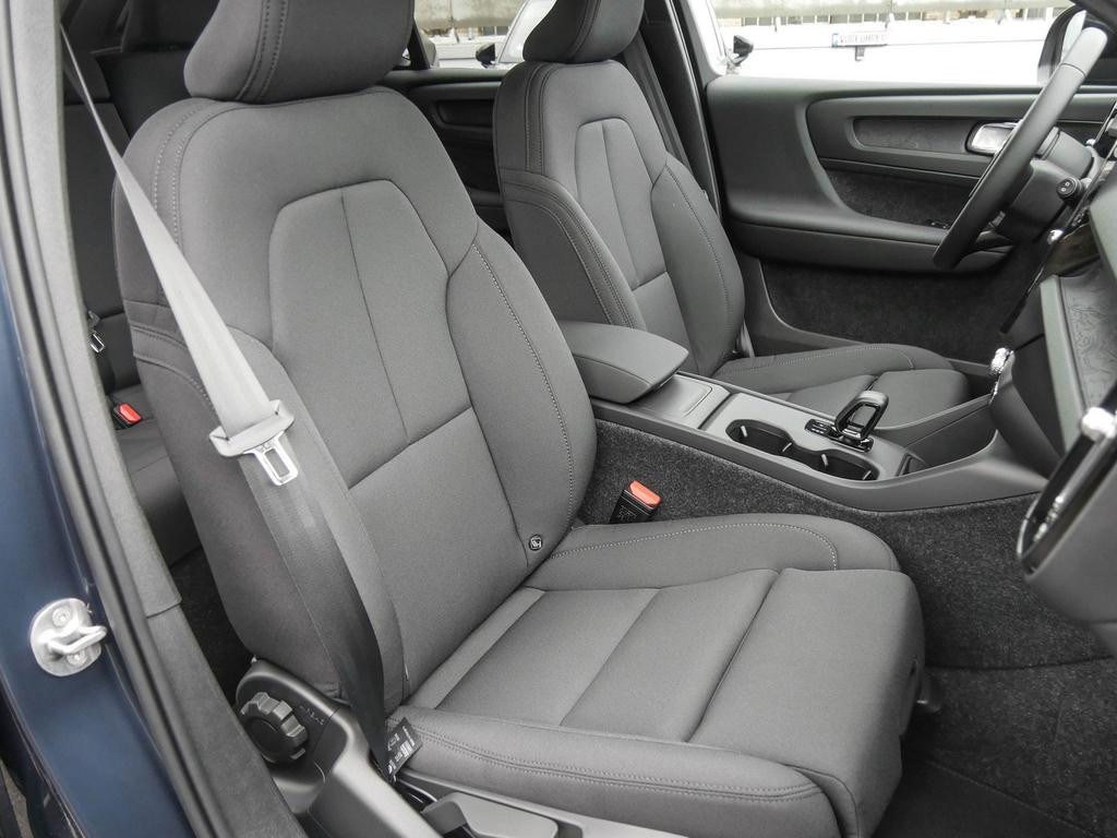 Volvo EX40