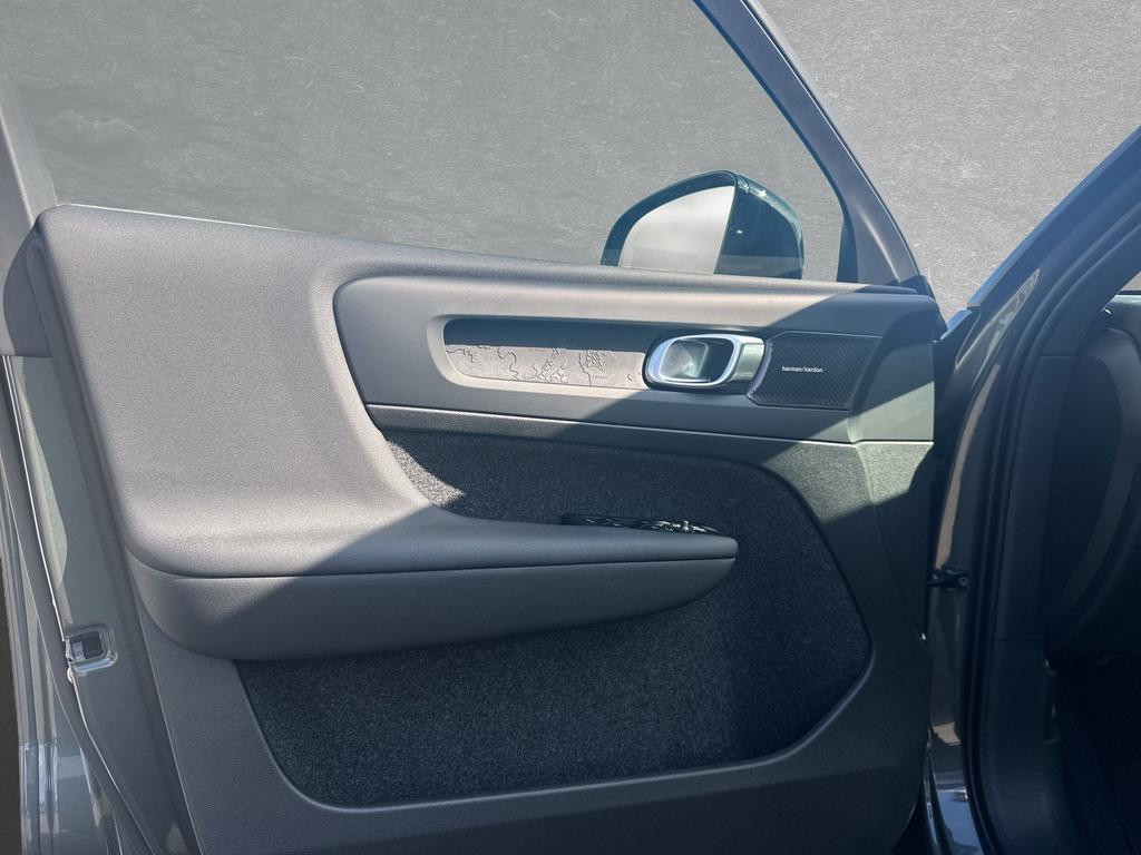 Volvo EX40