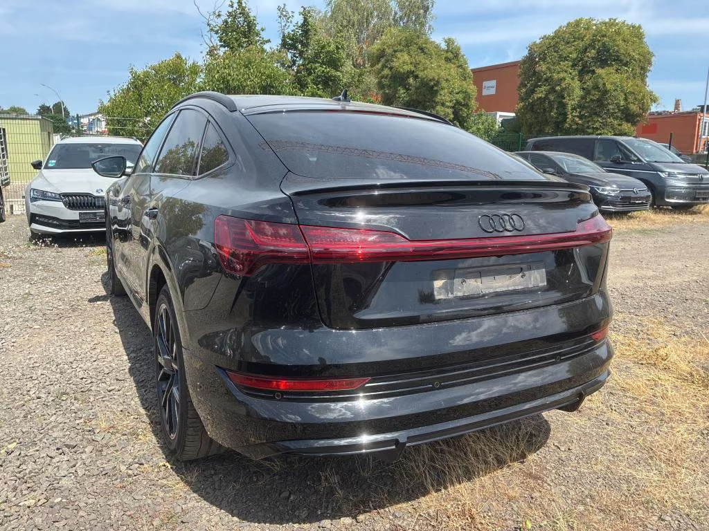 Audi e-tron