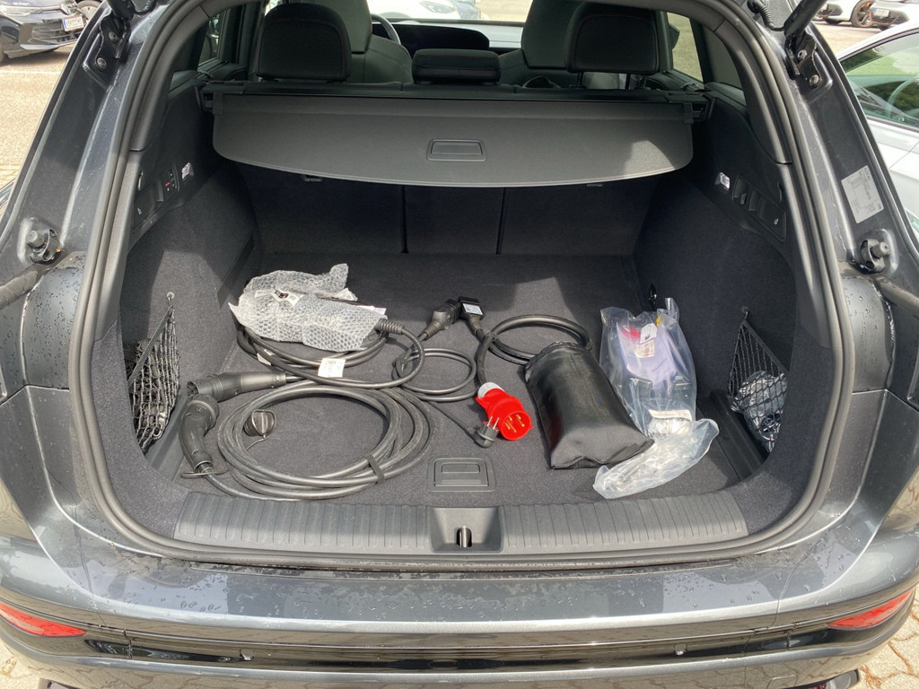 Audi SQ6 e-tron