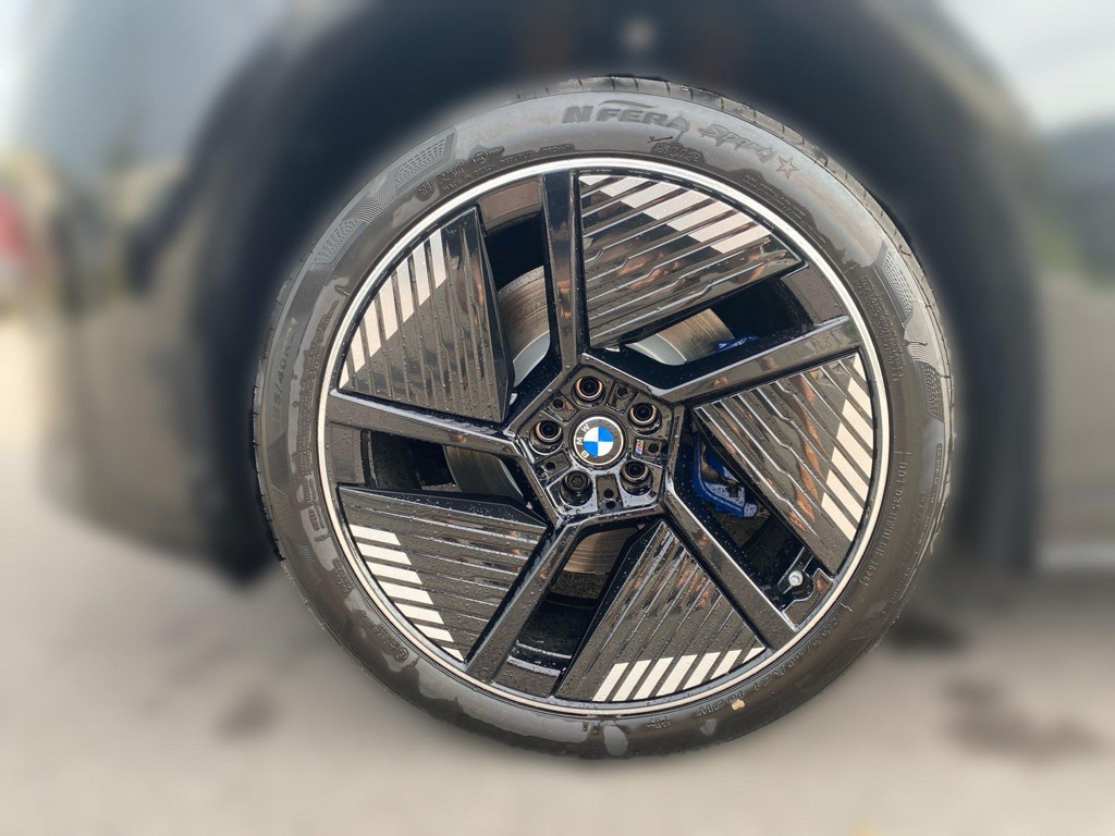 BMW iX3