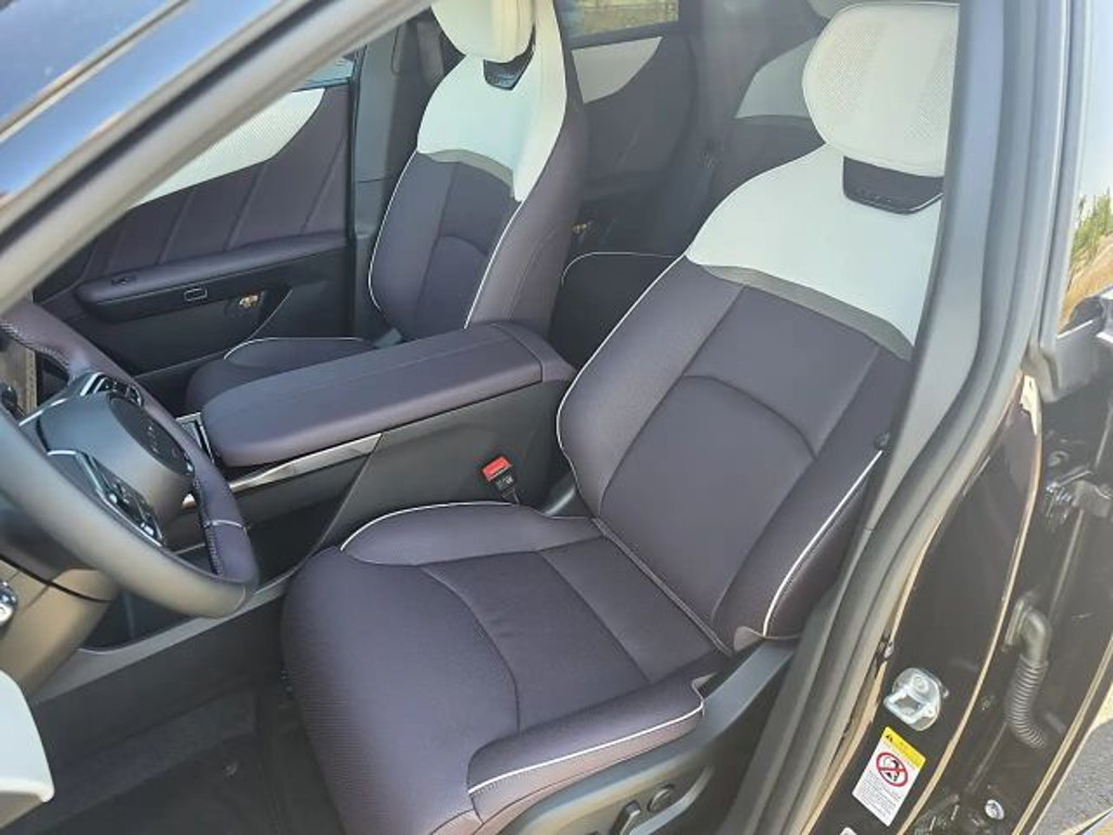 Mazda CX-6e
