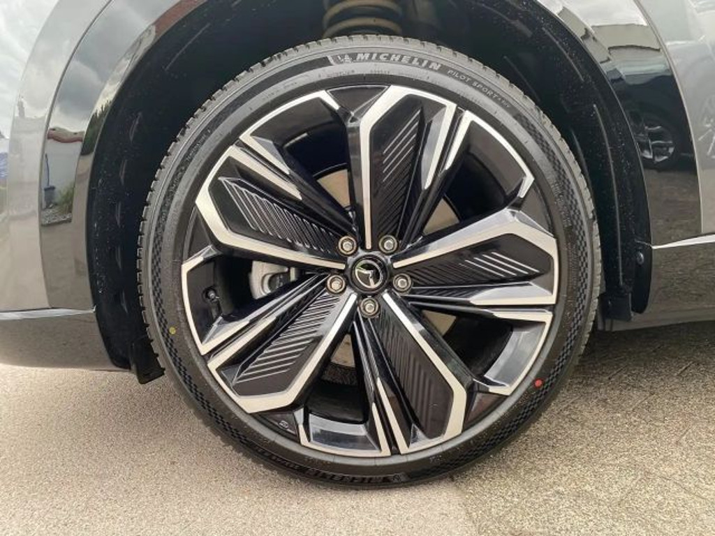 Mazda CX-6e