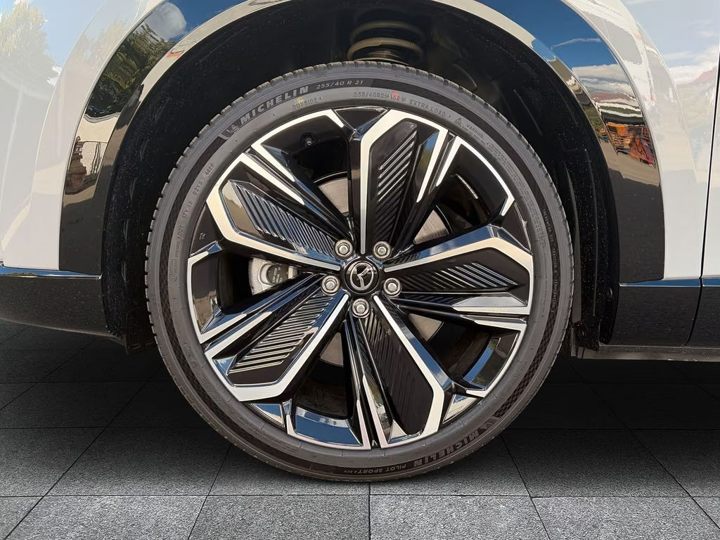Mazda CX-6e