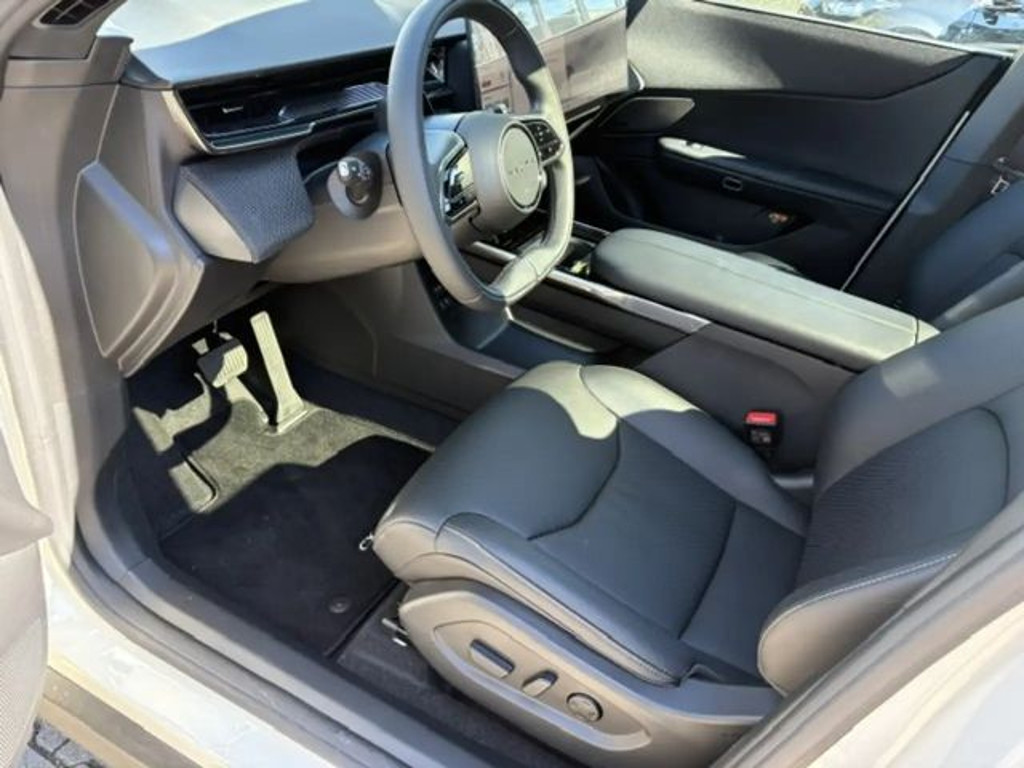 Mazda CX-6e