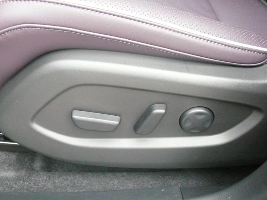 Mazda CX-6e