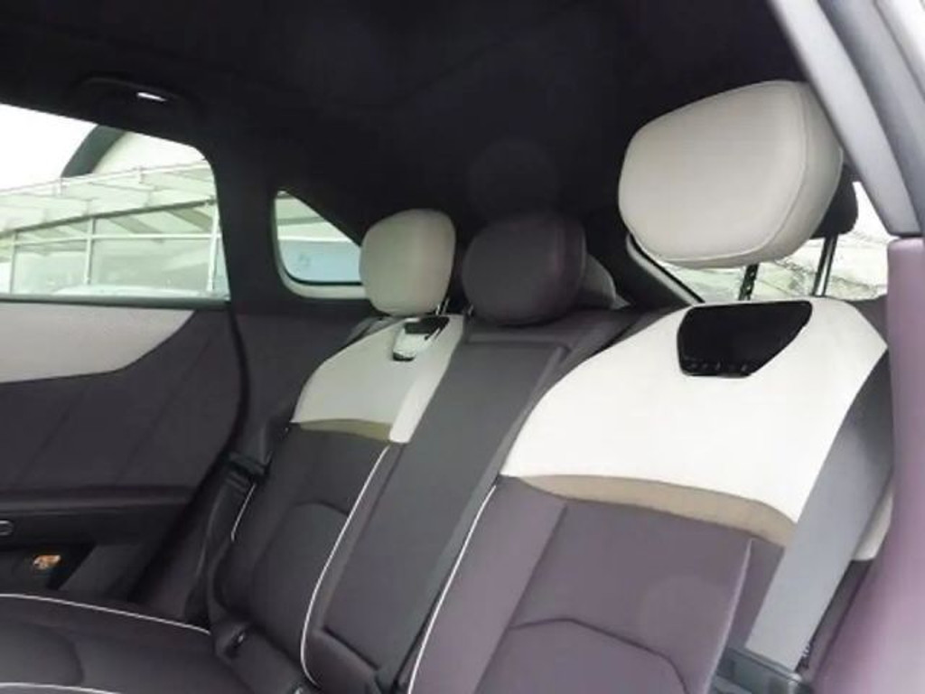 Mazda CX-6e