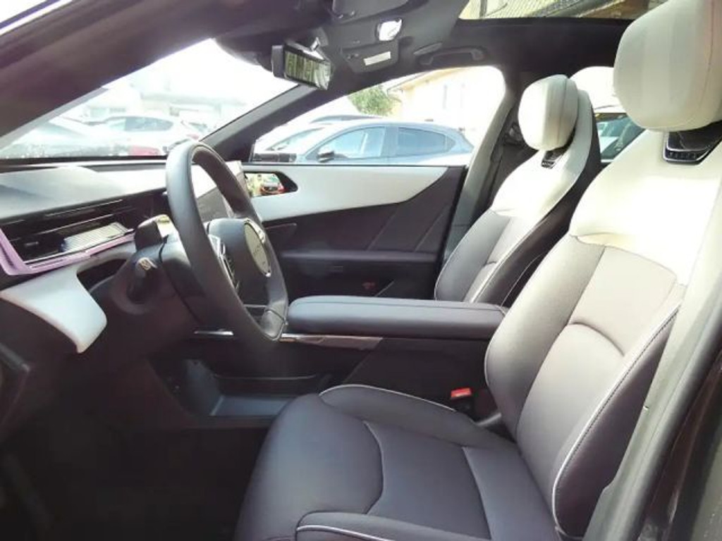 Mazda CX-6e