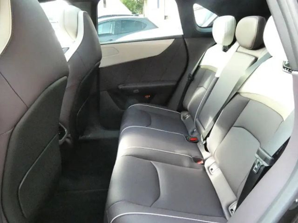Mazda CX-6e