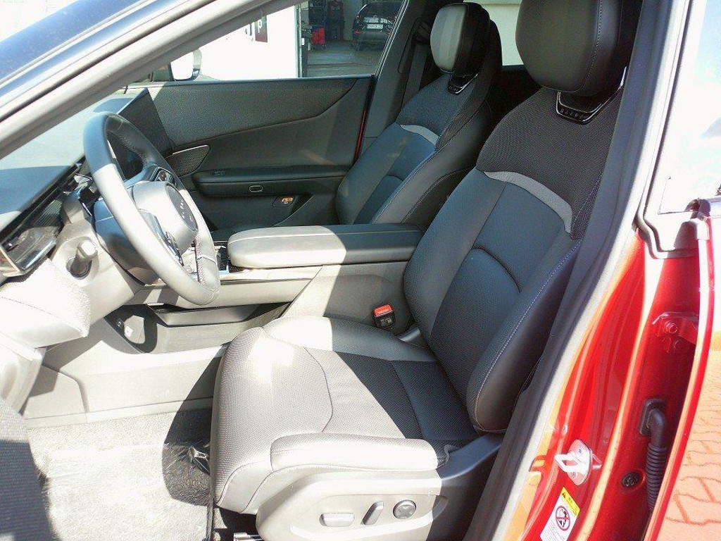 Mazda CX-6e