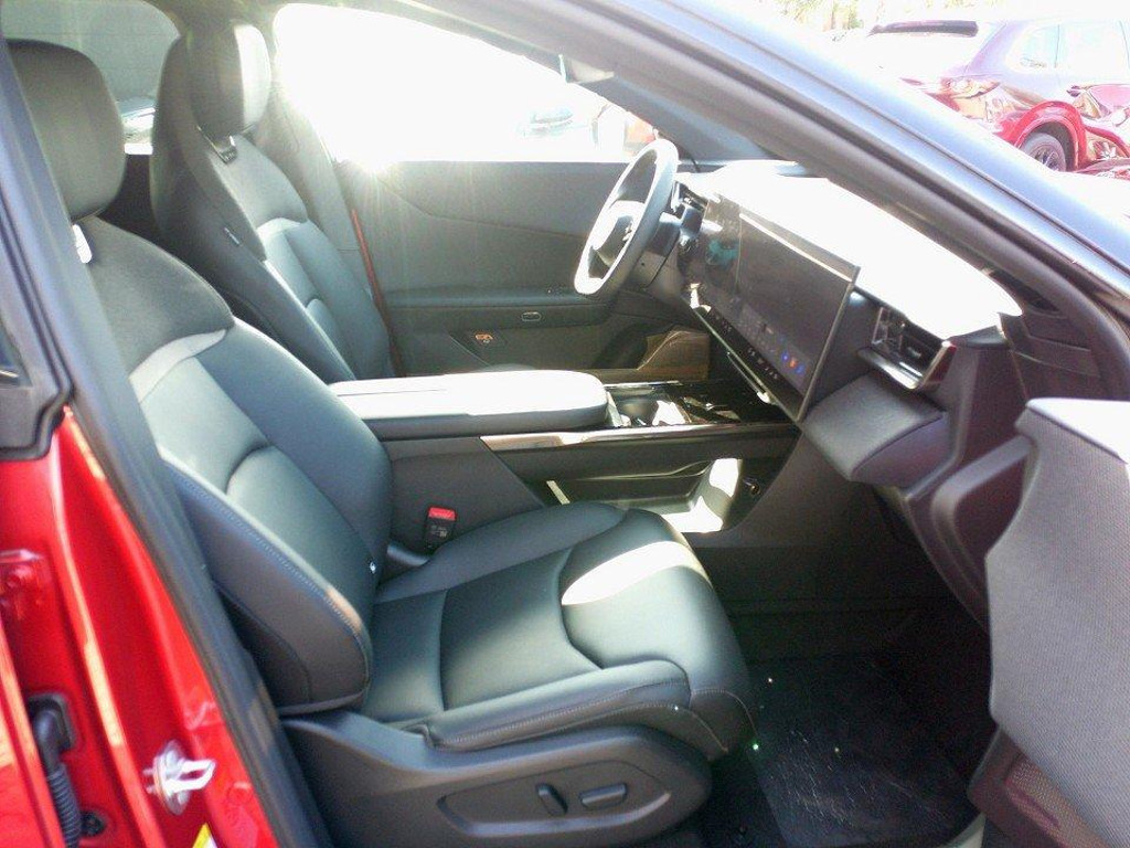 Mazda CX-6e