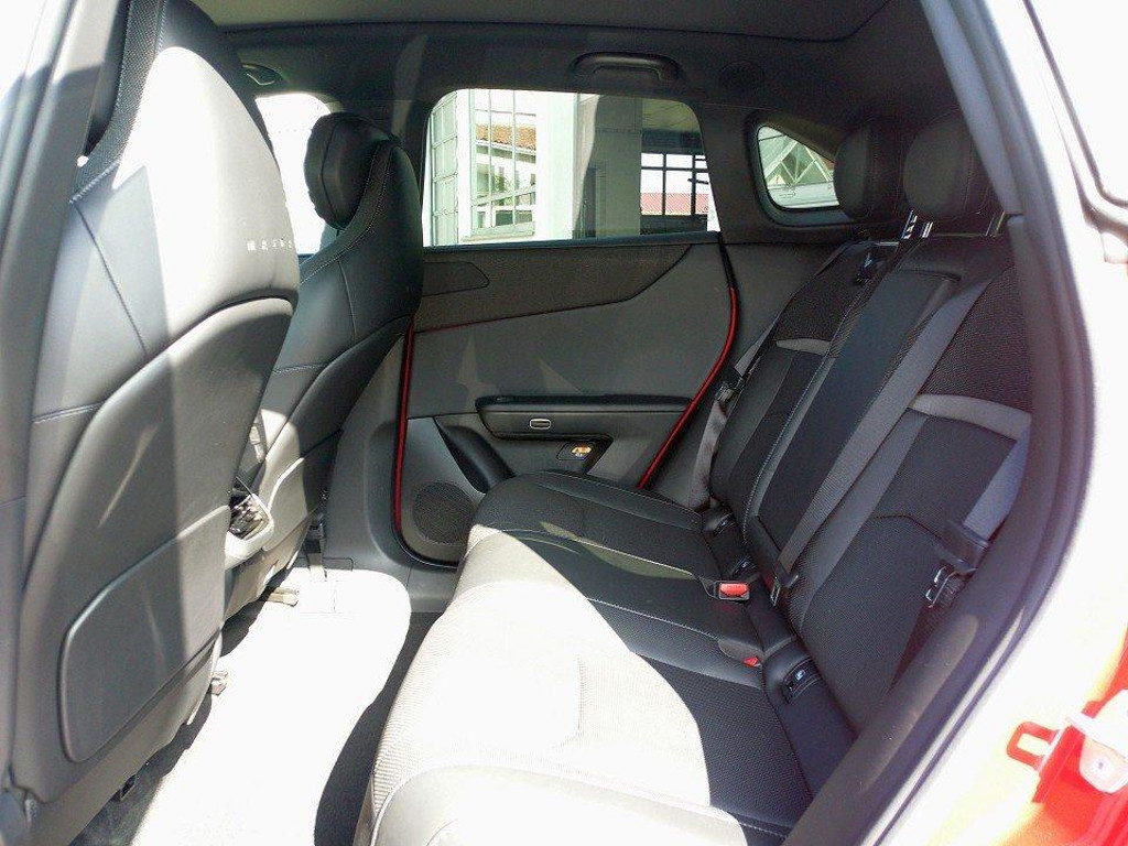 Mazda CX-6e