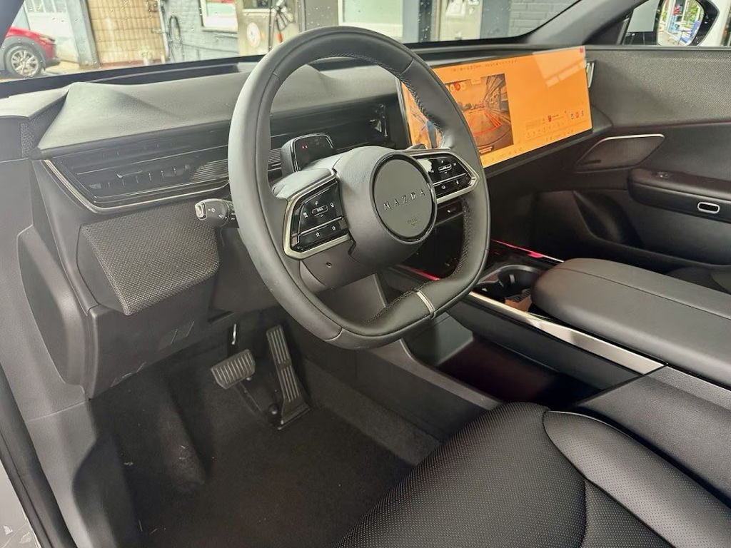 Mazda CX-6e
