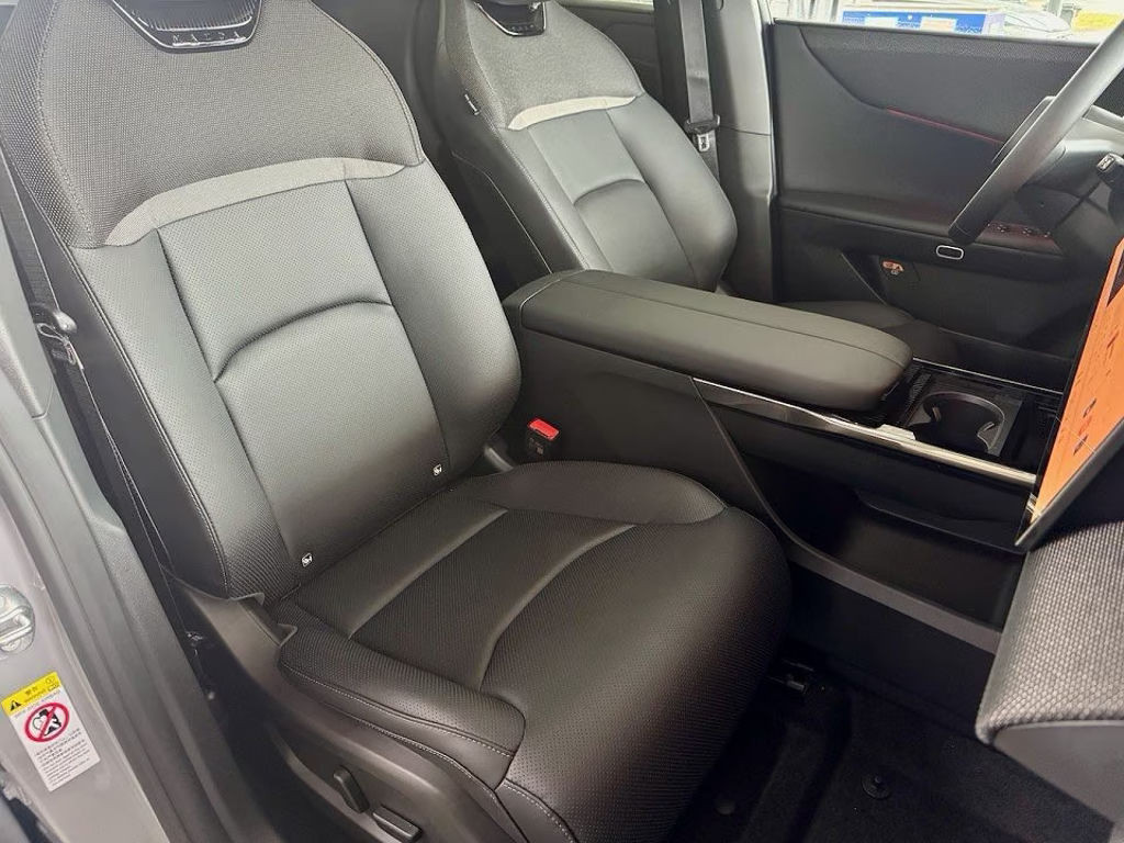 Mazda CX-6e