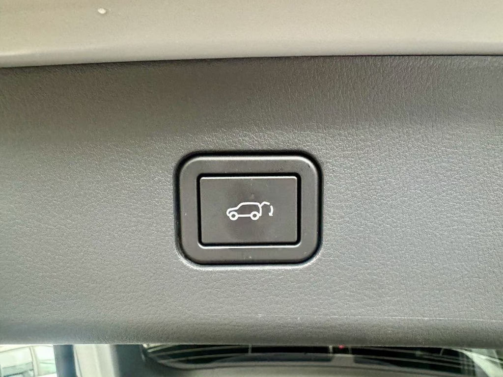 Mazda CX-6e