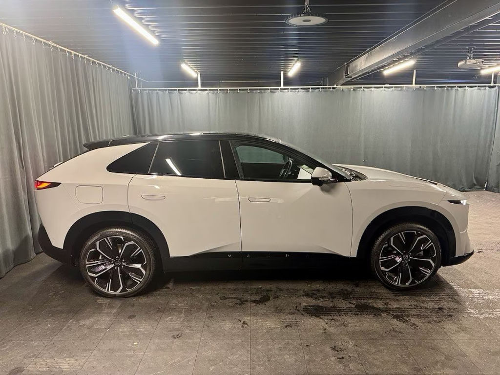 Mazda CX-6e
