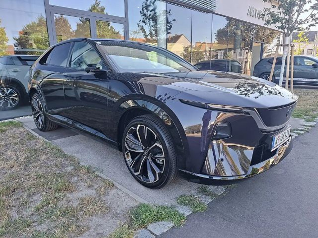 Mazda CX-6e
