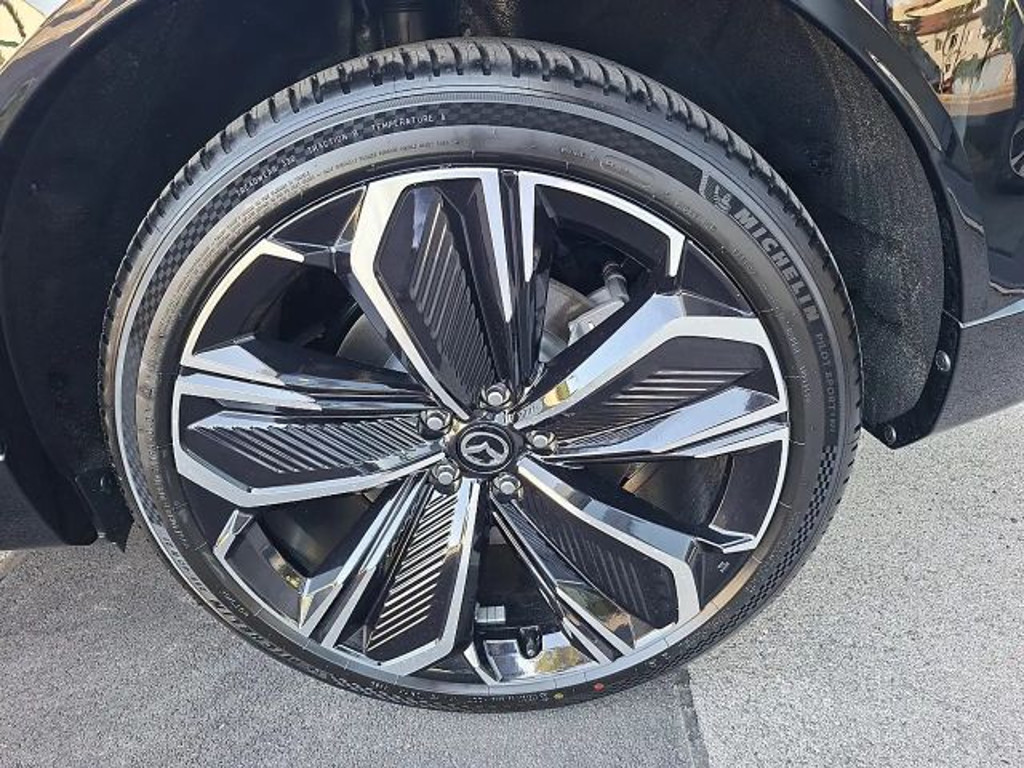 Mazda CX-6e