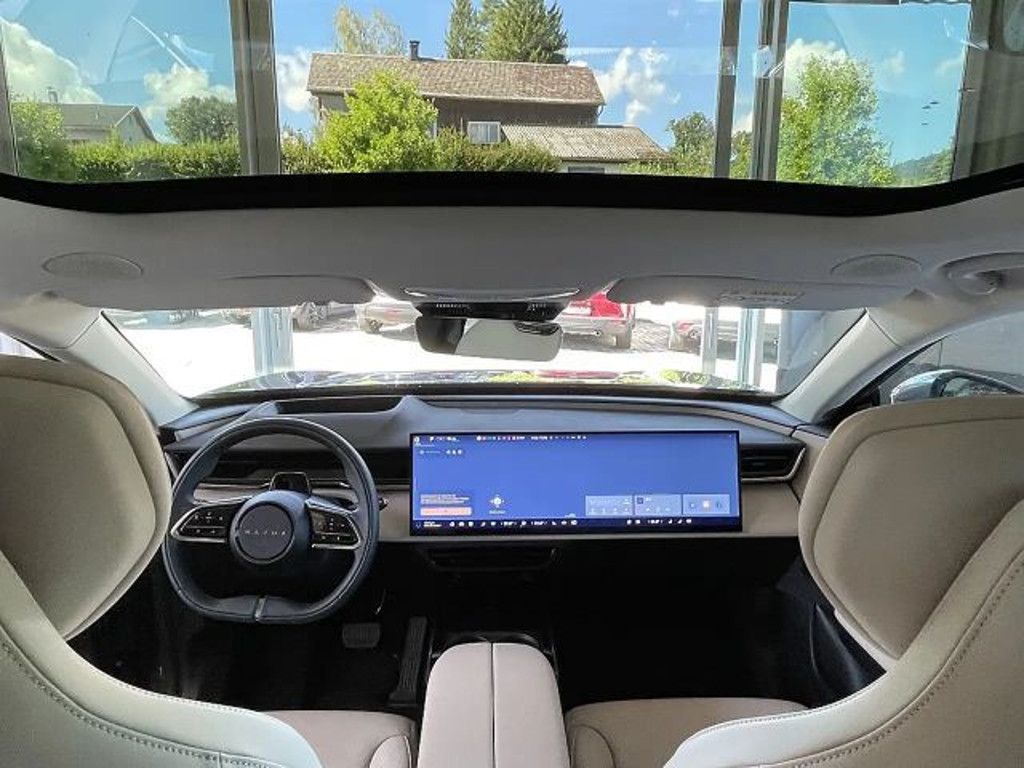 Mazda CX-6e