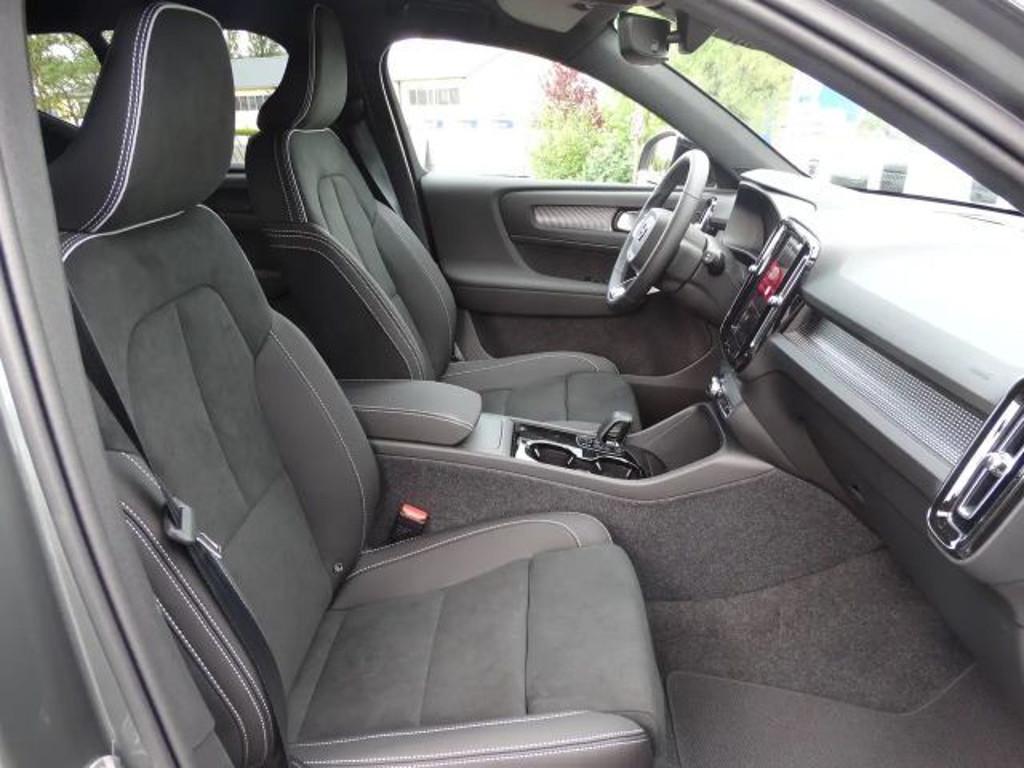 Volvo EX40
