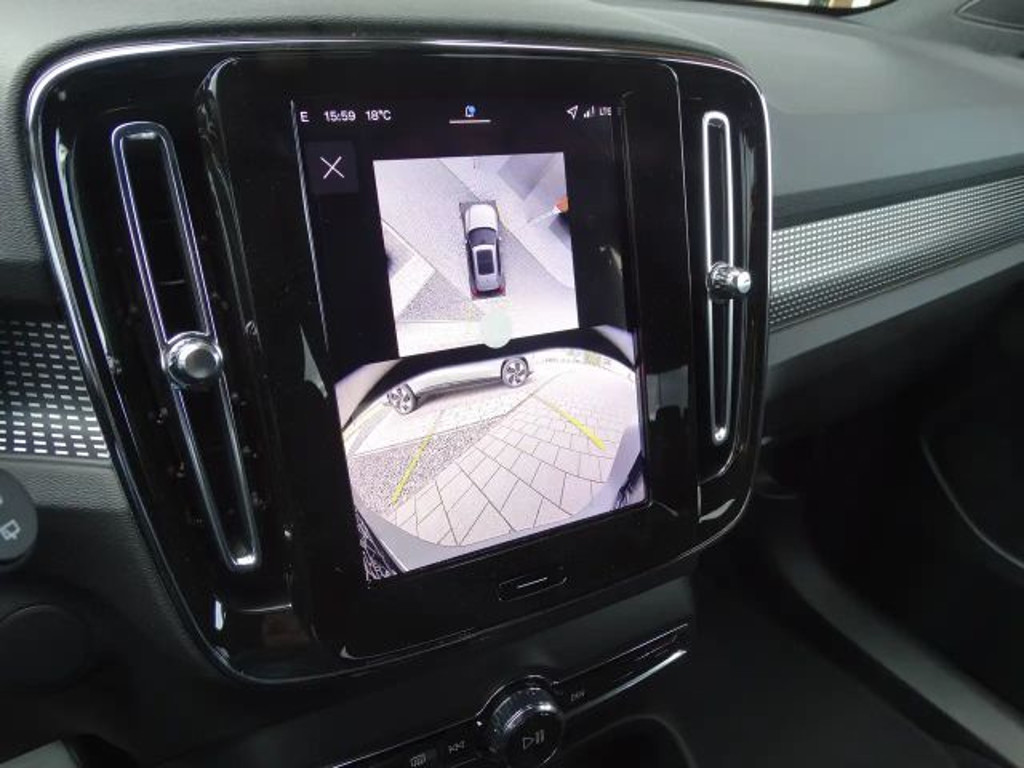 Volvo EX40