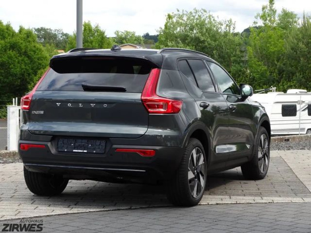 Volvo EX40