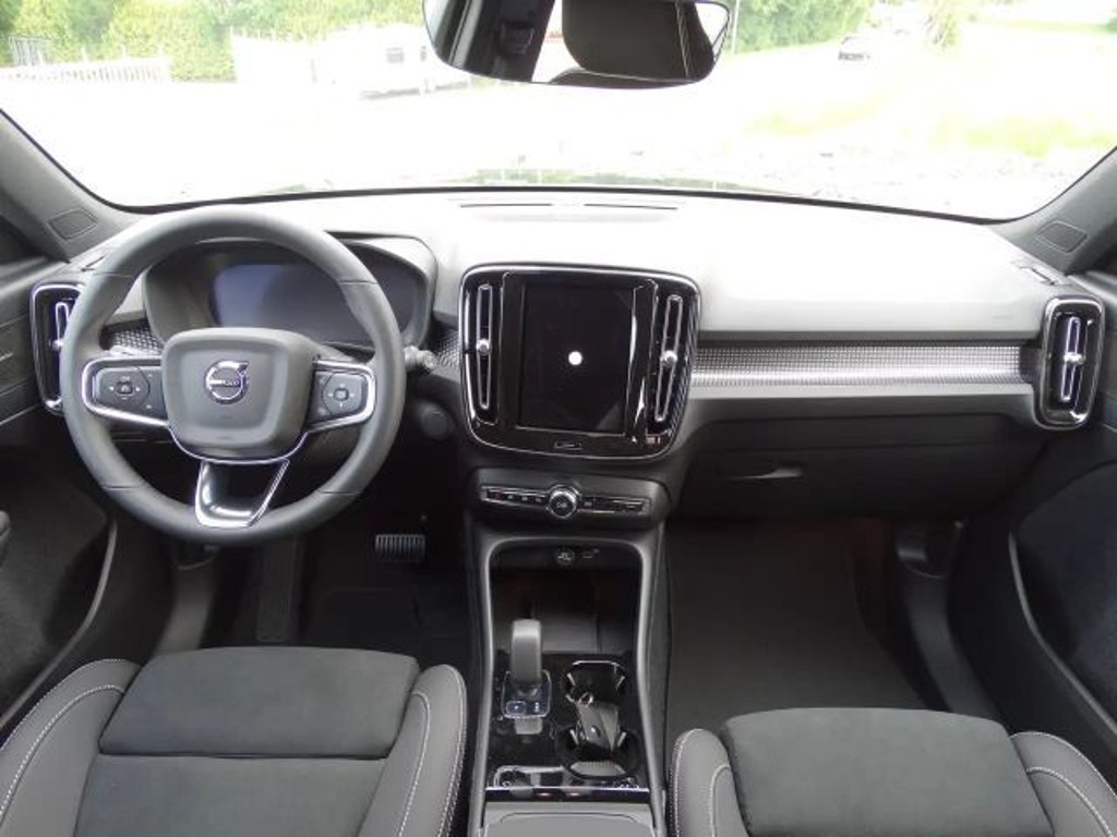 Volvo EX40