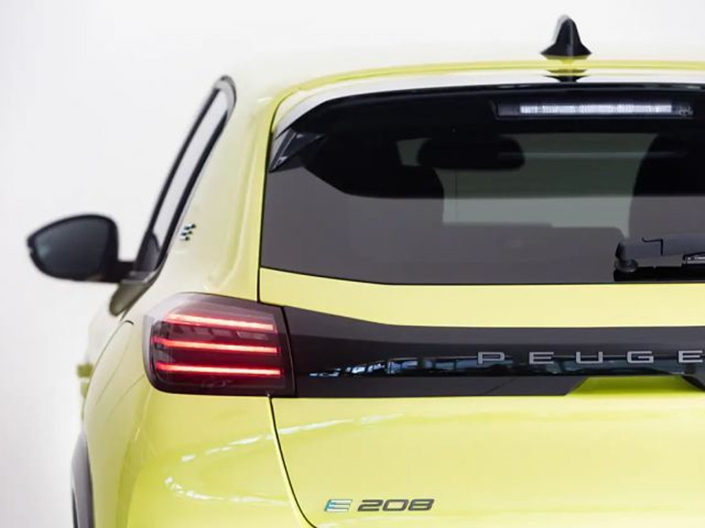 Peugeot e-208