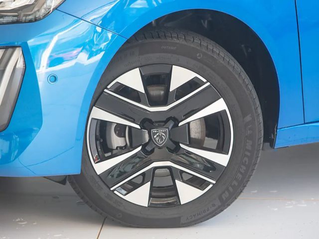 Peugeot e-208