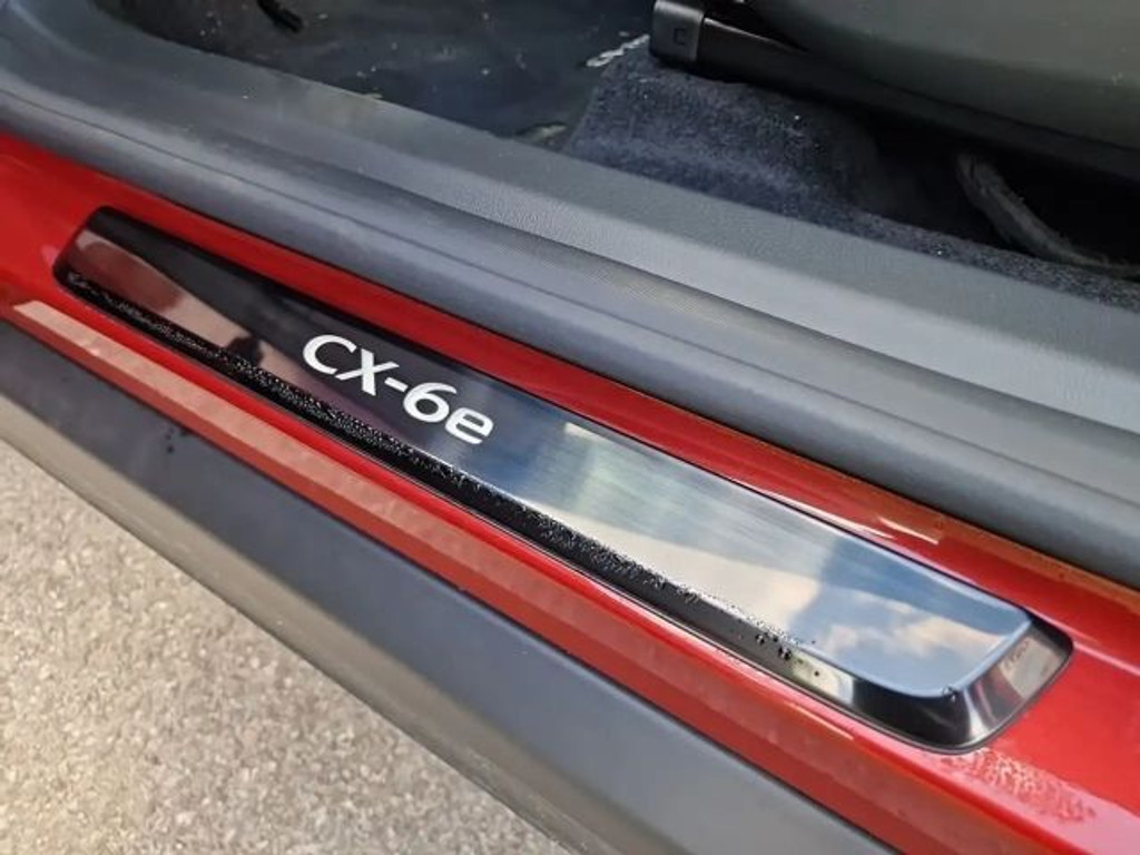 Mazda CX-6e
