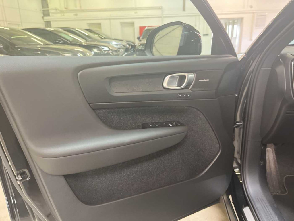 Volvo EX40