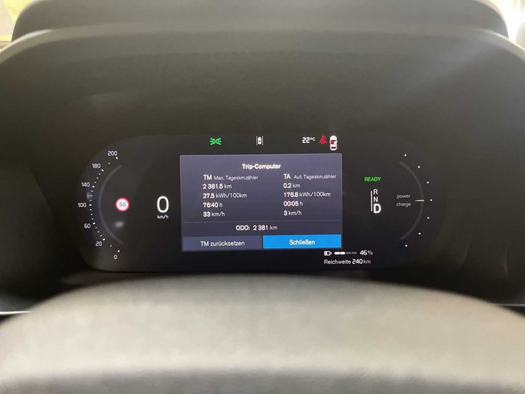 Volvo EX40