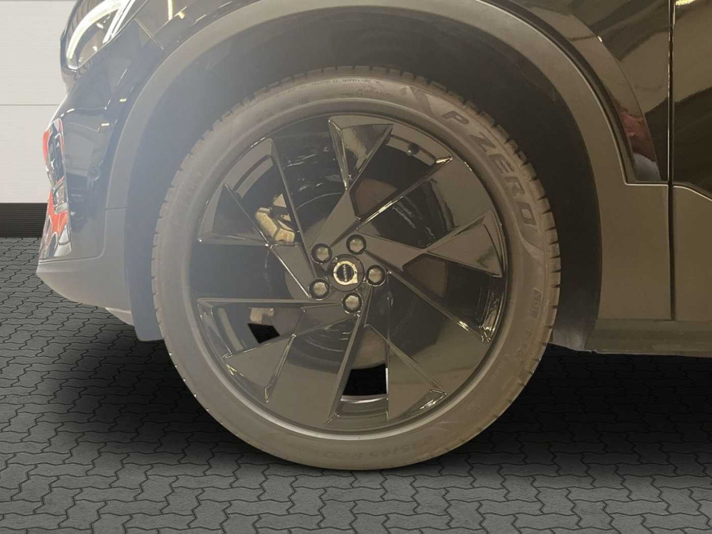 Volvo EX40