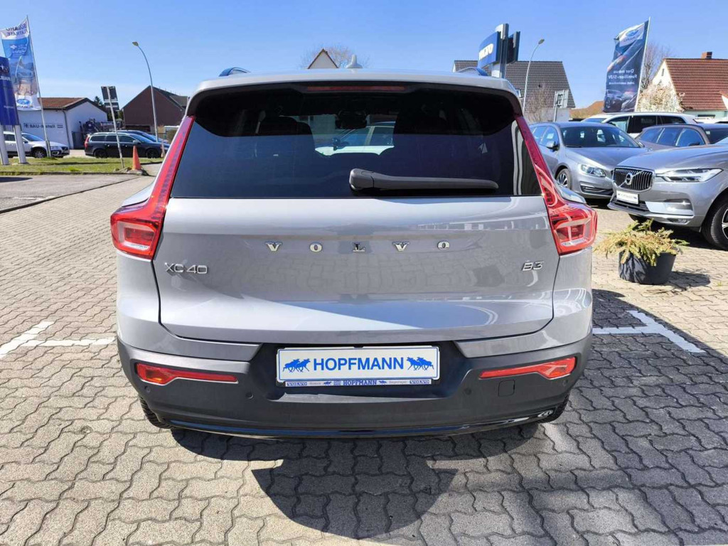 Volvo XC40 Plus Dark