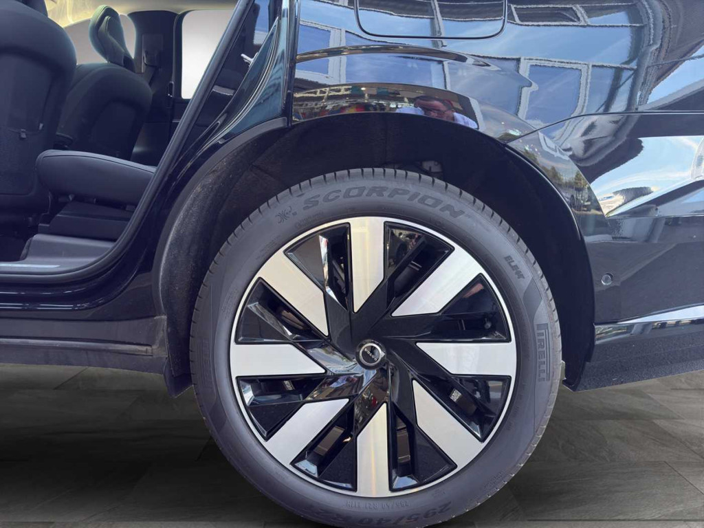 Volvo EX90