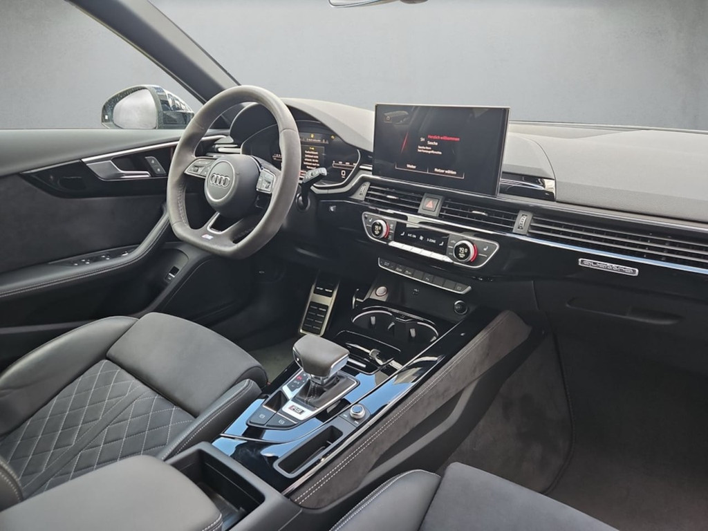 Audi RS4